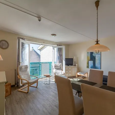 By Dutch Dunes With Balcony Views 아파트 *
